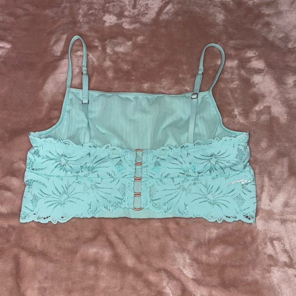 Sky Blue Ribbed Crop Top - Picture 2 of 3